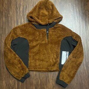 NWT GIRLFRIEND COLLECTIVE- Fleece Cropped Anorak Brown black Large